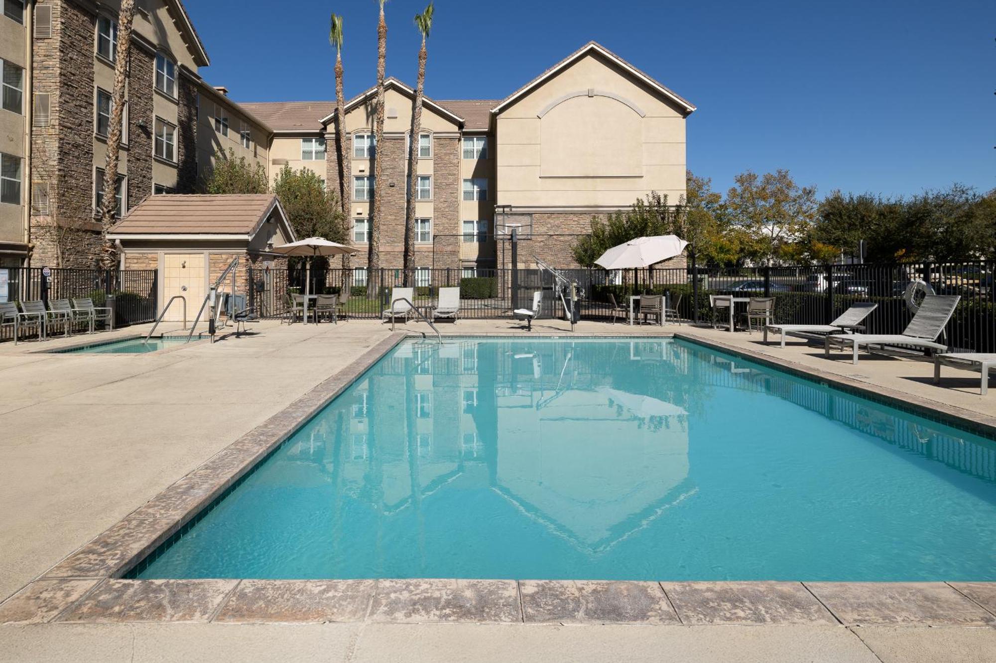 Homewood Suites by Hilton Ontario Rancho Cucamonga Exterior foto